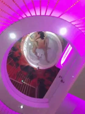 鴛鴦戲水樂園