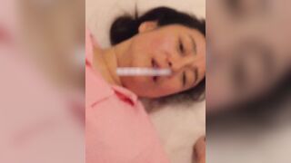 自拍流出 19歲純情美女和30歲的韻味粉色護士少婦