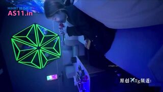 大神Looks199約高挑美女酒後激烈啪啪淫液氾濫 UUS1980美腿女神穿開襠黑絲吮吸肉棒 無套速插內射-01