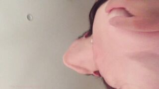 台灣美女職員在公司聚會後被猥瑣經理潛規則 2