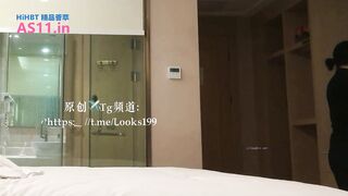 大神Looks199約高挑美女酒後激烈啪啪淫液氾濫 UUS1980美腿女神穿開襠黑絲吮吸肉棒 無套速插內射-14