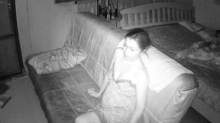 家庭攝影機真實偷拍 孩子睡著後 夫妻性生活 激情不減-01