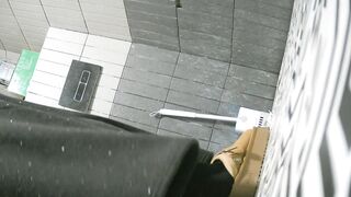 【廁拍】極品黑絲 白虎逼-05