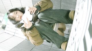 【廁拍】極品黑絲 白虎逼-07