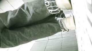 【廁拍】極品黑絲 白虎逼-17