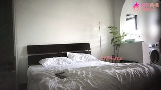 探花愛坤 重金約操大波女孩 皮膚白嫩E罩杯 身體很柔軟 愛愛時配合度高