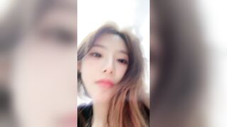 神仙顏值小美女 極品大長腿 揉奶自慰 可惜男友是個軟屌男-2