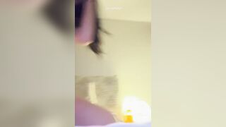 美女被渣男套路脫光光自慰