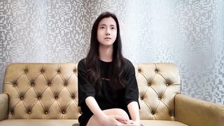 台灣約炮大神【黑傑克】Blackxxxx21，口爆插射19歲藝校生，沙發篇