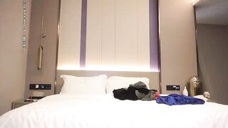 小寶尋花 約了個高顏值黑靴女孩，舌吻口交舔弄摸逼上位騎坐抽插猛操