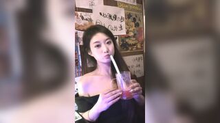反差欲女 各種姿勢挑逗給你看 1