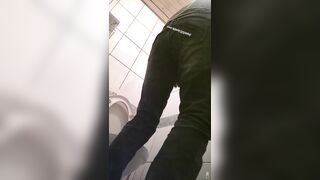 快餐店女廁偷拍小姐姐方便-03