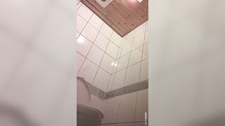 快餐店女廁偷拍小姐姐方便-07